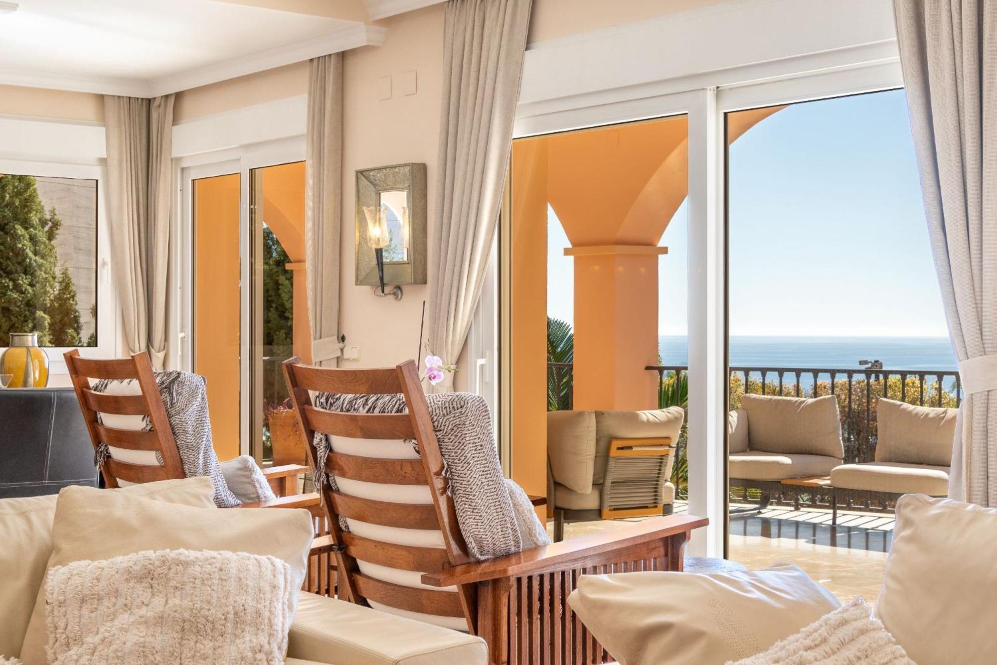 Beachside Villa With Panoramic Sea Views Бенальмадена Экстерьер фото