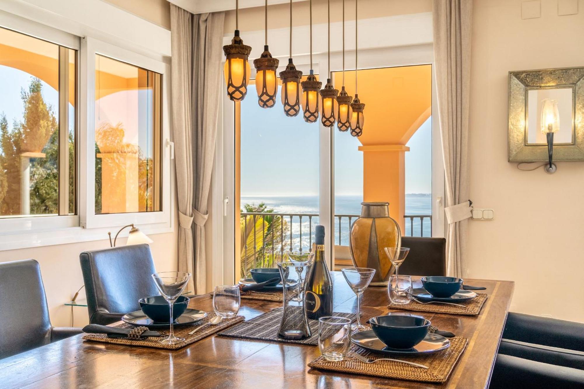 Beachside Villa With Panoramic Sea Views Бенальмадена Экстерьер фото