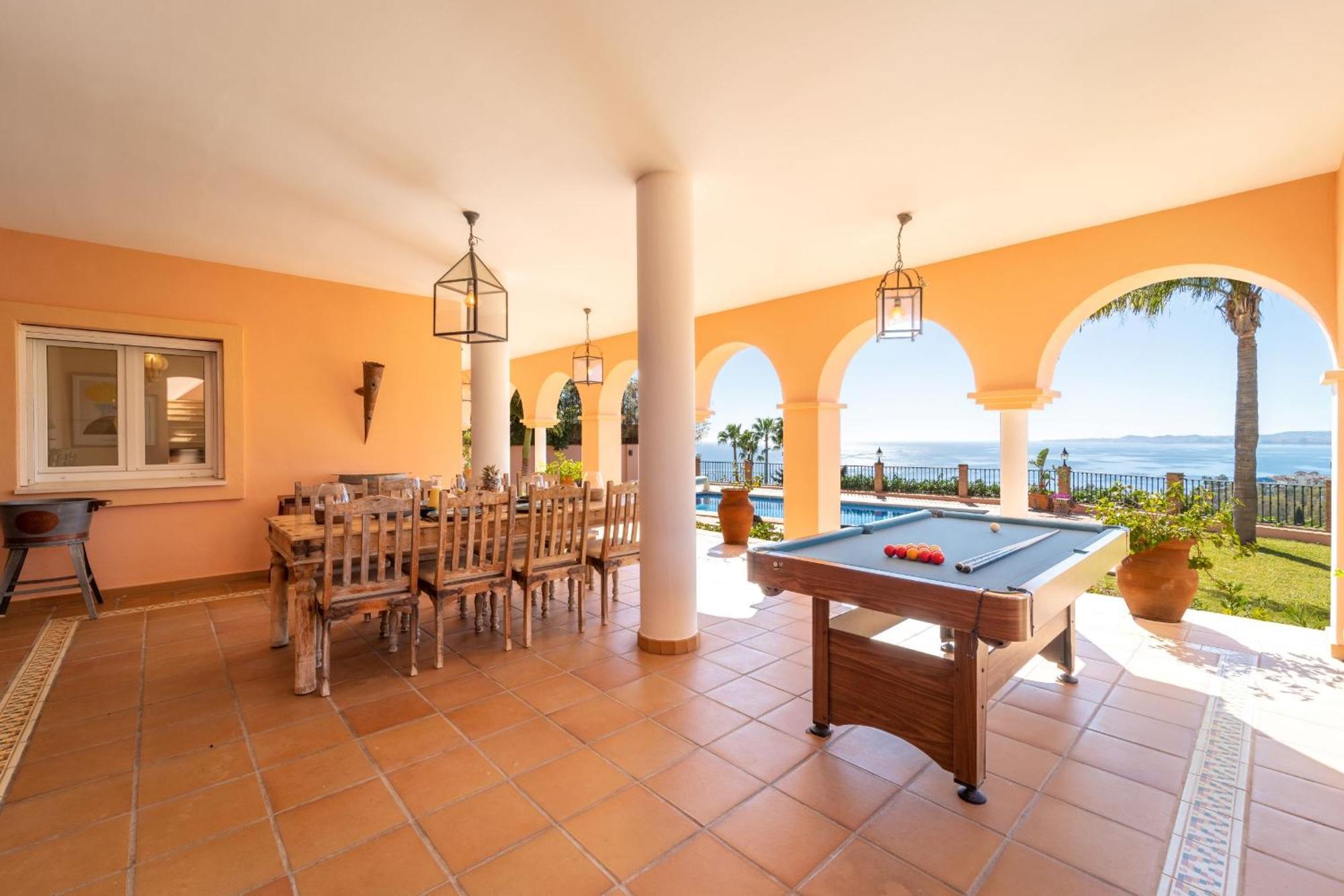 Beachside Villa With Panoramic Sea Views Бенальмадена Экстерьер фото
