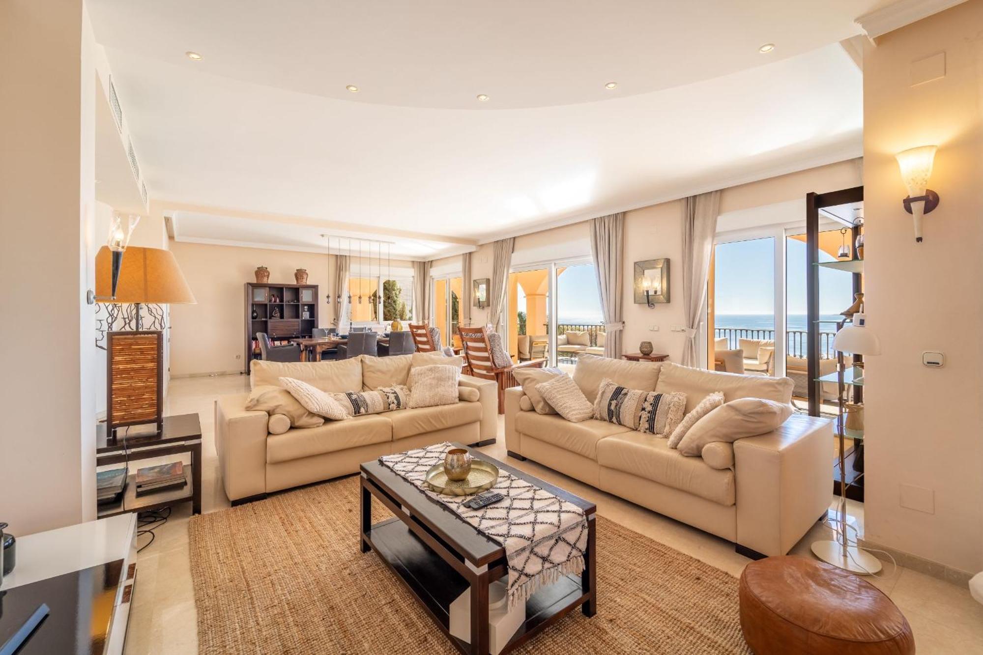 Beachside Villa With Panoramic Sea Views Бенальмадена Экстерьер фото